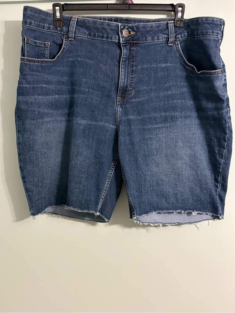 Lee Women’s Plus Size 24W Regular Fit Bermuda Mid Rise Denim Shorts Raw Hem